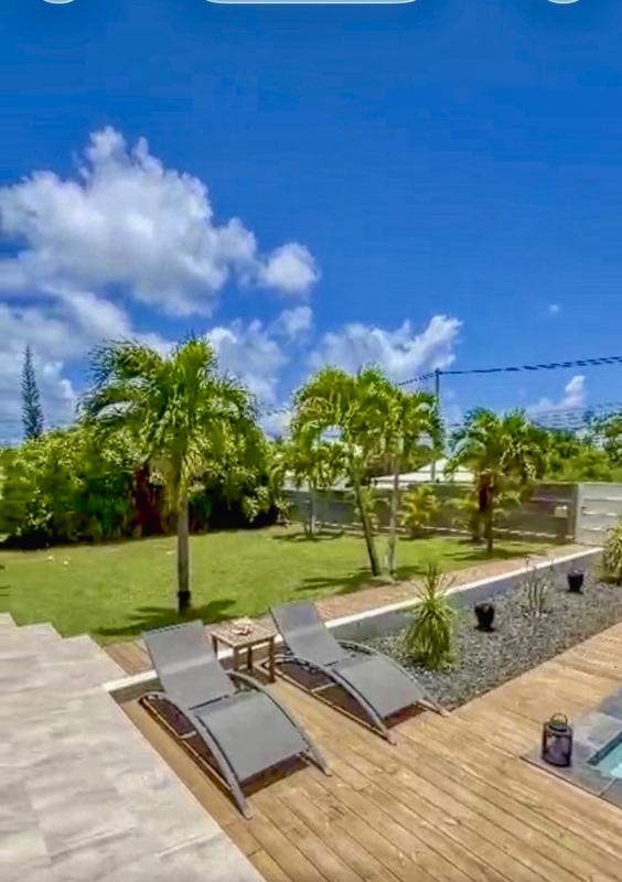 4.A louer villa avec piscine et vue mer St François Guadeloupe